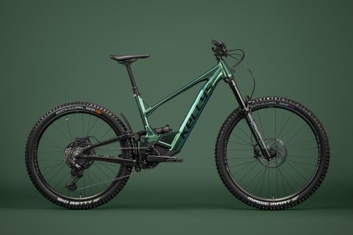 With its Panasonsonic motor and special rear suspension system, the Kellys Theos R is an exciting exotic bike from Slovenia. Definitely not a bike that you see on every corner in this country.