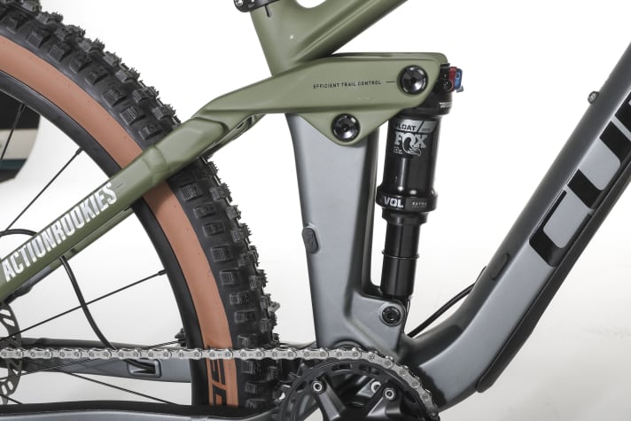 Von einer Hinterbaufederung, wie an diesem <a href="https://yubcbv.fahrrad-xxl.de/ts/i5533923/tsc?typ=r&amc=con.blbn.497955.507800.14129791&smc=BIKE&rmd=3&trg=https%3A%2F%2Fwww.fahrrad-xxl.de%2Fcube-stereo-140-hpc-rookie-m000065487" target="_blank" rel="noopener noreferrer nofollow">Cube-Fully für Kinder</a>*, profitieren Nachwuchs-Biker vor allem in ruppigen Abfahrten.