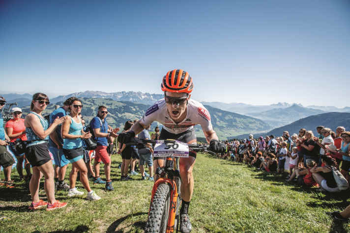 Full in the tunnel: Even uphill bikers can get into the flow. The state of mind makes you forget effort and time.