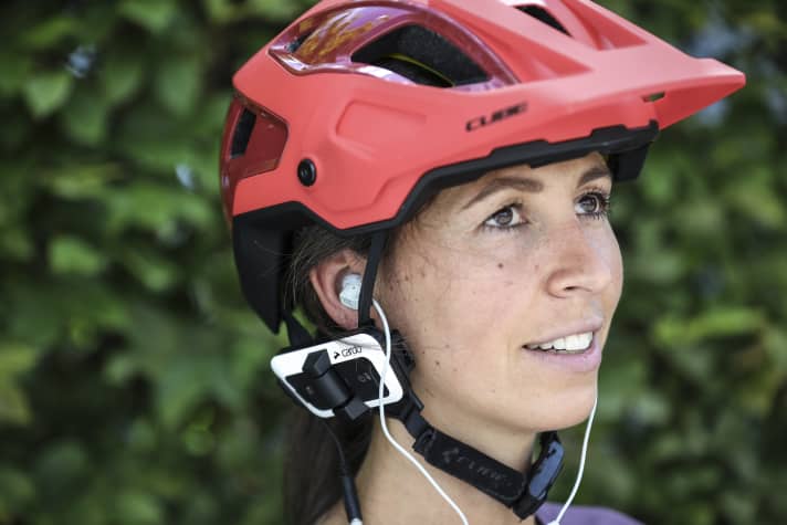 Never be speechless on a mountain bike tour again - electronic communication systems make it possible.