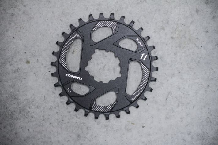 Es gibt viele Montagestandards für Kettenblätter. Sram und Race Face haben schon länger einen jeweils eigenen Direct-Mount-Standard. 