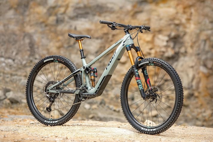 First e-mountainbike with Fazua Ride 50 drive: the Pivot Shuttle SL
