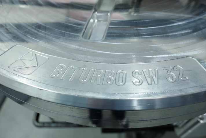 Flap closed: The top and bottom of the mould are joined together and sealed airtight. The 32-inch mould is the latest addition to the portfolio.