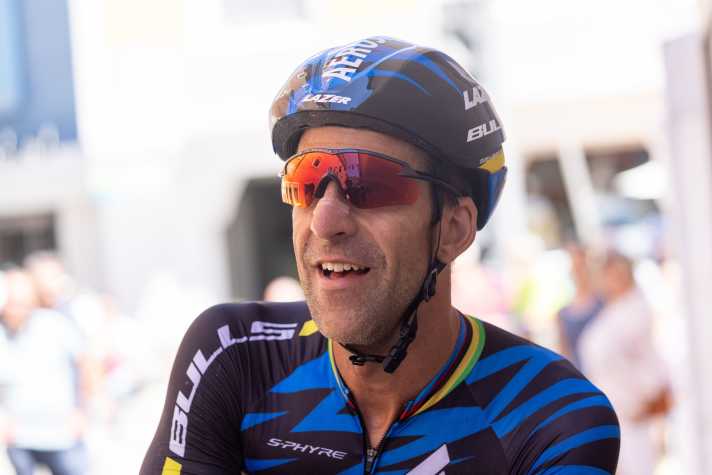 Alban Lakata has already won marathon races all over the world. His speciality is the really long ones.