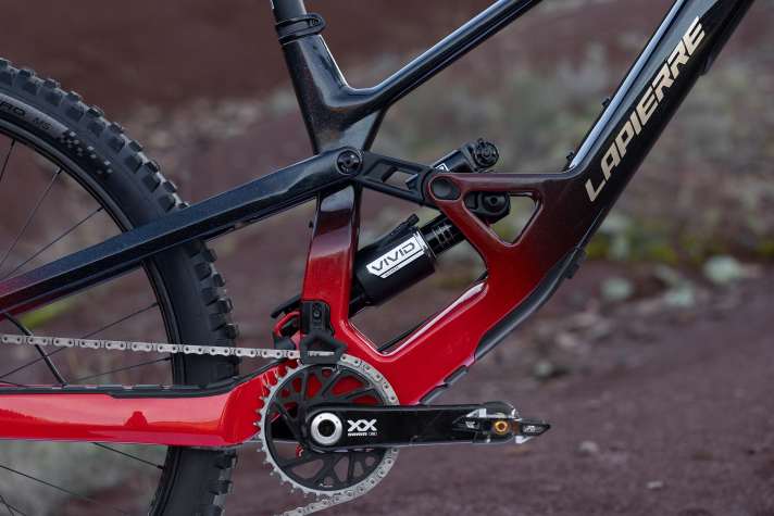 Recognised the difference? The Spicy can be converted to a low-pivot rear triangle.