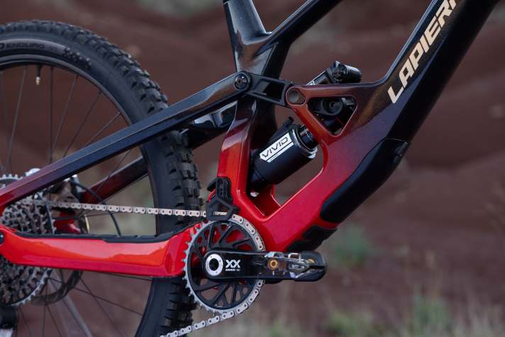 Recognised the difference? The Spicy can be converted to a low-pivot rear triangle