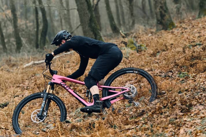 The rear triangle of the Last Cinto V2 comes with a Flex Pivot in carbon.