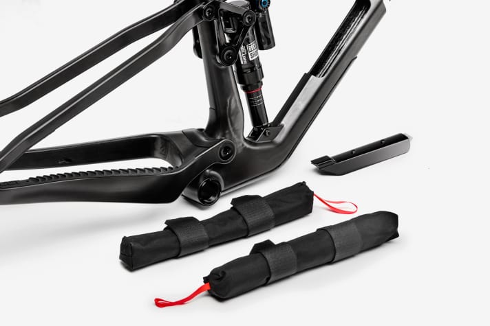 With two different pockets, the particularly large storage compartment in the down tube of the Last Cinto V2 should be easy to utilise.