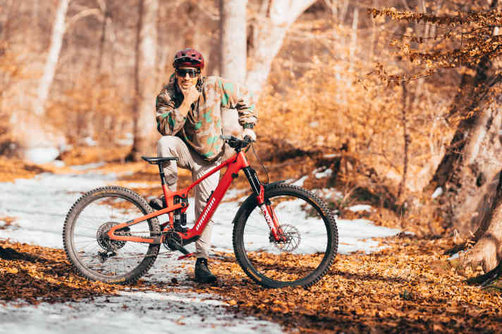Better Lyrik than ZEB: "with its 160-millimetre stroke, the Lyrik fits better with the 150-millimetre rear end and the minimal-assist concept".