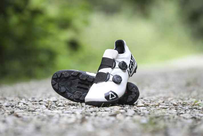 Gelungener Einstieg ins Gravel- und XC-Business: Der neue Leatt-Schuh ist ausreichend steif, bequem und mit einer brauchbaren  Laufsohle ausgestattet