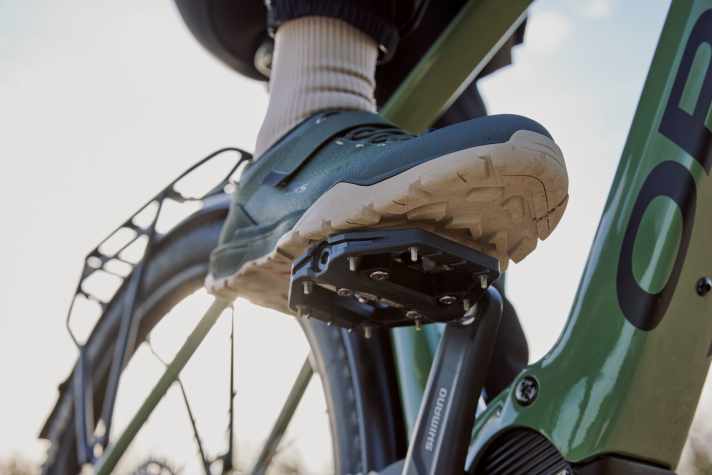 Das neue Kombi-Pedal von Shimano soll je nach Einsatzzweck Fahrsicherheit oder solide Kraftübertragung bieten und eignet sich fürs Pendeln und Graveln gleichermaßen.