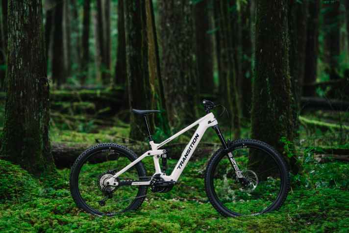 The Transition Regulator CX in the colour white.