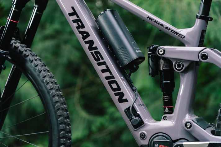 The batteries are permanently installed in the down tube. The optional Power More 250 increases the range and Transition has come up with something special for the cable routing.