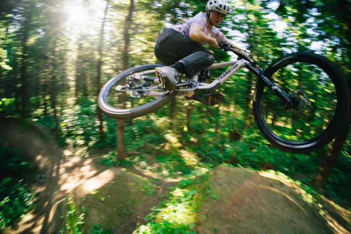 No limits for young people and people of small stature on the 27.5-inch MTB Transition