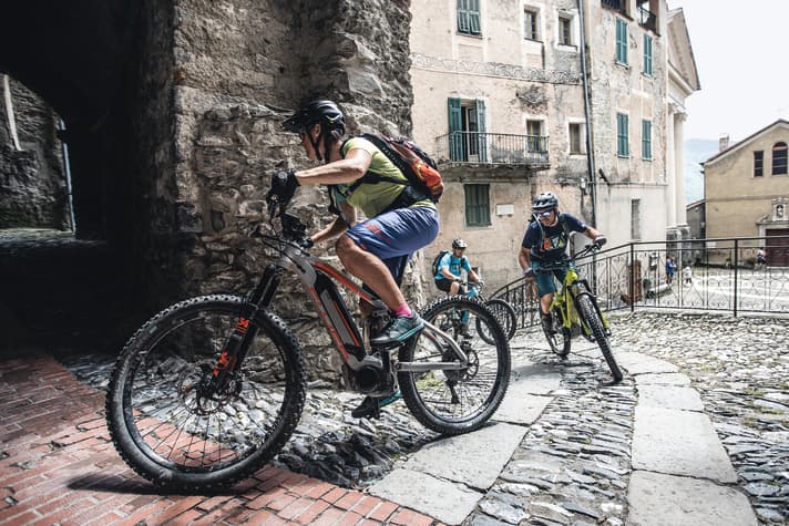 Nicht nur die Route, sondern auch die Orte und Dörfer haben uralte Geschichten zu erzählen.