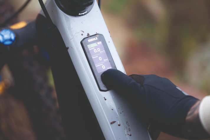 The Mahle "Head Unit+" screen for the top tube looks slim and high-quality.