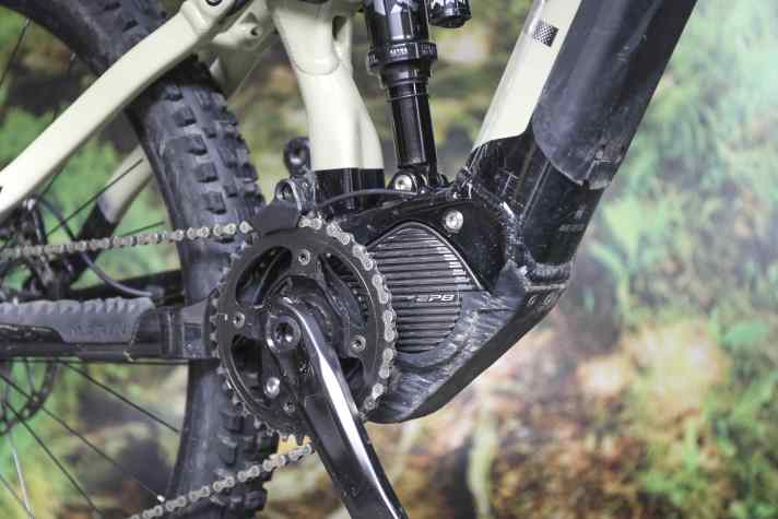 The Shimano EP801 offers very powerful support and is compact and lightweight at the same time.