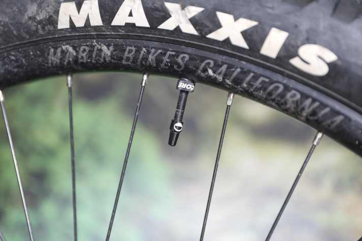 Hidden detail with a huge effect: a Cushcore puncture protection insert is hidden in the rim well. This allows the air pressure in the tyre to be significantly reduced without the tyre losing stability or the risk of punctures. A significant plus in terms of grip, traction and riding comfort.