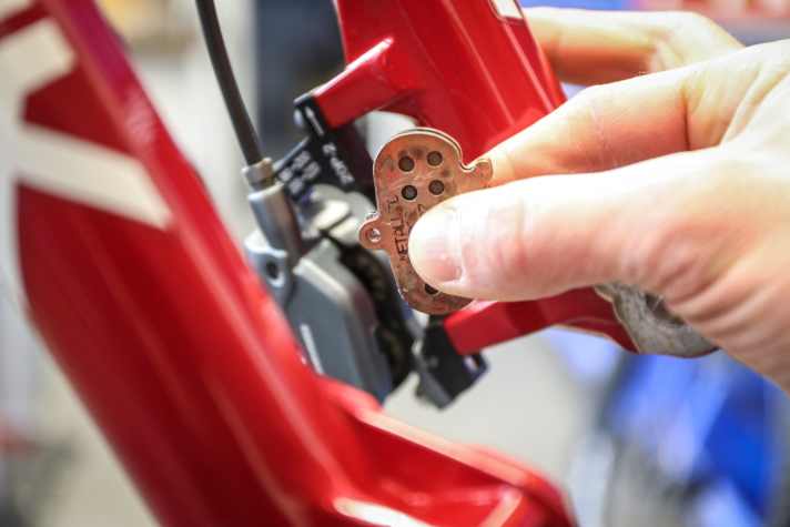 Our step-by-step guide shows you how to change MTB disc brake pads.