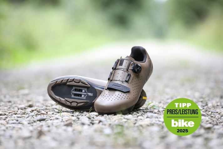 Kann seine Herkunft nicht verleugnen: Der Mavic Cosmic Boa SPD fühlt sich eher auf festem Untergrund wohl als im echten Gelände