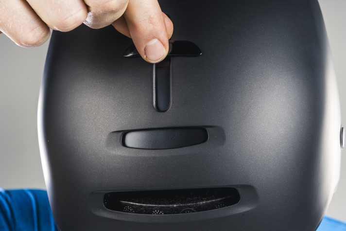 The ventilation openings on the Decathlon BTWIN City CBH 900 can also be completely closed.