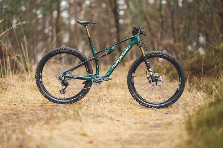 The Megamo Track Race doesn't just look modern. The Spaniards are pushing an absolutely competitive race bike to the starting line.