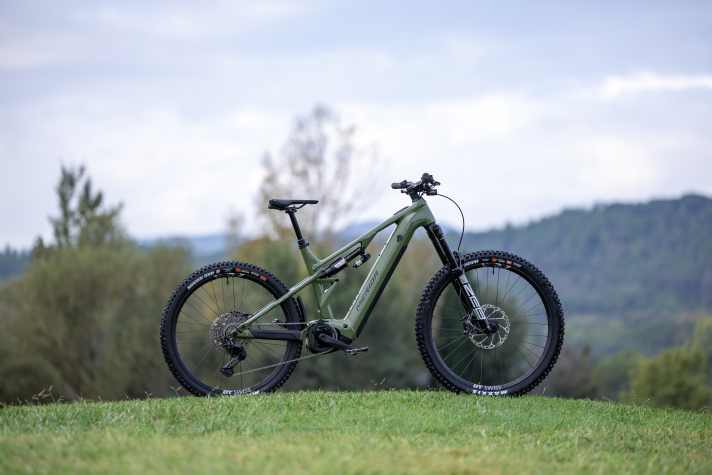Merida eOne-Eighty 900 // Bosch Performance CX // 800 Wh // 180 mm // 29/27,5’’ // 27 kg // 7499 Euro
