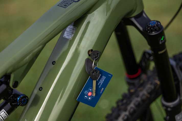 The battery is secured with an Abus lock.
