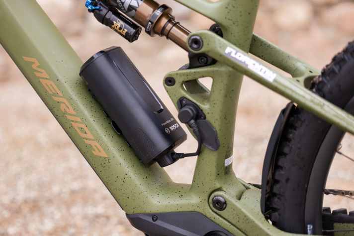 For more range, the optional Power More 250 can be clipped into the frame triangle. However, there is then no more room for a water bottle.