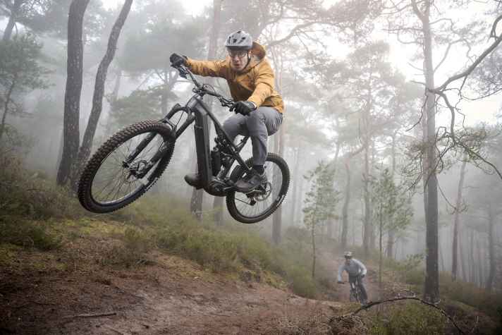 Blasting gas? No problem: The ETMO is also approved for difficult terrain and bike parks in accordance with ASTM 4.