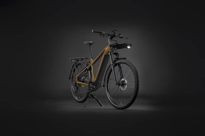 Das zweite Modell ist das eFloat HD, ein Cargo-Bike mit zusätzlichem Frontgepäckträger, Zweibeinständer, Schutzblechen und Tourenbereifung