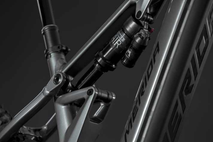 Die Kinematik basiert auf dem Enduro eOne-Eigthy und soll für die Rahmengrößen einzeln angepasst sein.