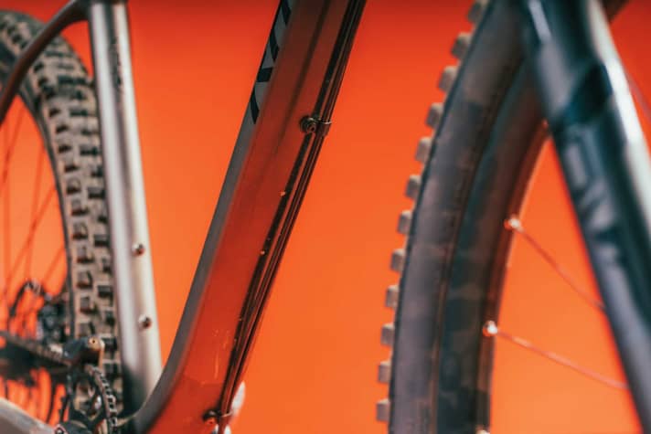 Nice and uncomplicated: When carrying out maintenance work, mechanics will be delighted with the external cable routing.