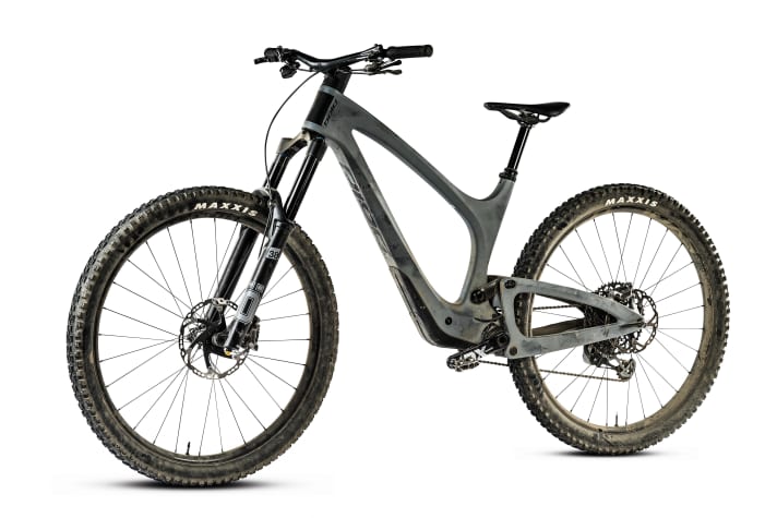 Neu, schick, teuer: Das Schweizer Label schickt die dritte Generation ihres Bold Unplugged ins Rennen. | Preis: 10.999 €