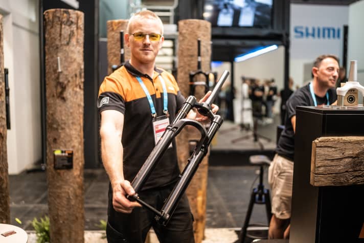 RST proudly presents its new Stitch 29 V2 enduro fork.