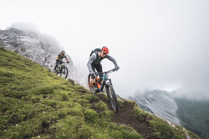 It’s time to play! On the trail, the Rocky Mountain Instinct Powerplay is just begging to be ridden.