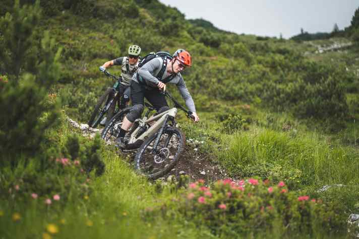 Strong uphill and downhill. Simplon's Rapcon CX is the definition of a sporty all-mountain bike and came out on top in our last high-end group test.