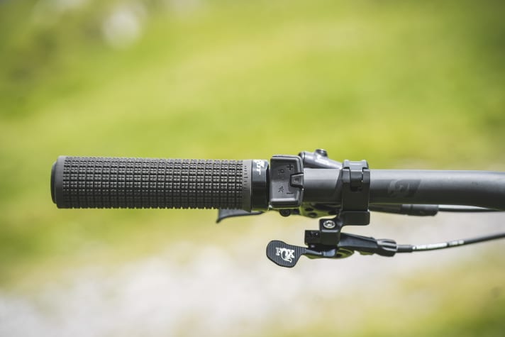 Bosch 2023: Mini remote on the handlebars for a tidy look. Special feature: The shifter is wirelessly connected to the system, which is unique on the market.