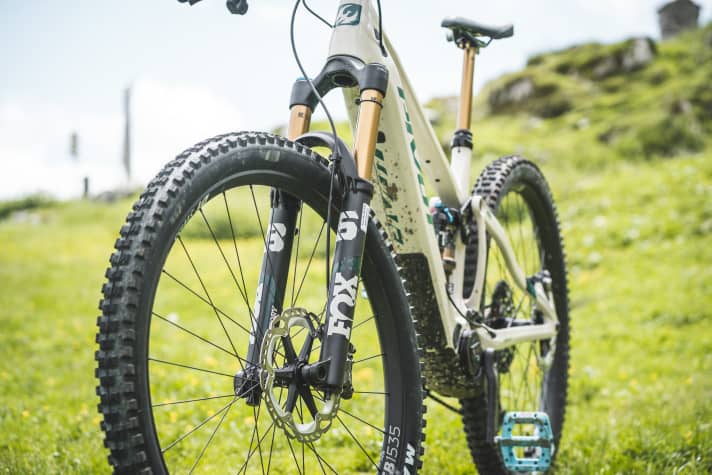 Fox 36 Factory Kashima with high-quality Grip2 damping cartridge