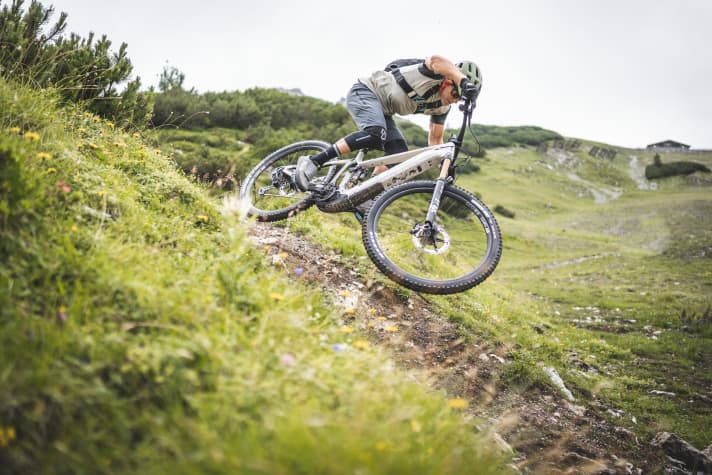 Pivot Shuttle AM 2023: Hervorragende Downhill-Performance in jedem Gelände. Der Fahrspaß kommt definitiv nicht zu kurz.