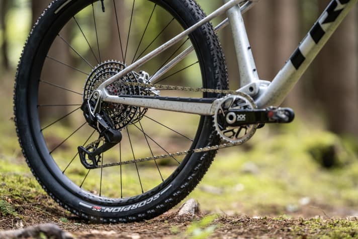 Edel: Die leichte Sram XX SL Eagle AXS Transmission Schaltung wechselt die Gänge via Funk.
