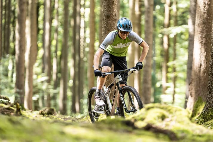 The latest generation of the Trek Supercaliber is also a highly efficient race bike for the XC course.
