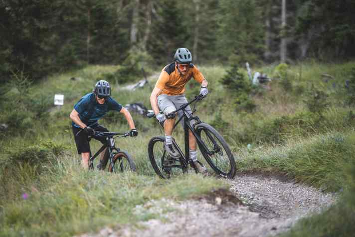 Beim Training dürfen Mountainbiker ihre Energieversorgung nie aus dem Blick lassen. Das Gilt während den langen Grundlagen-Einheiten der Phase 1 besonders.