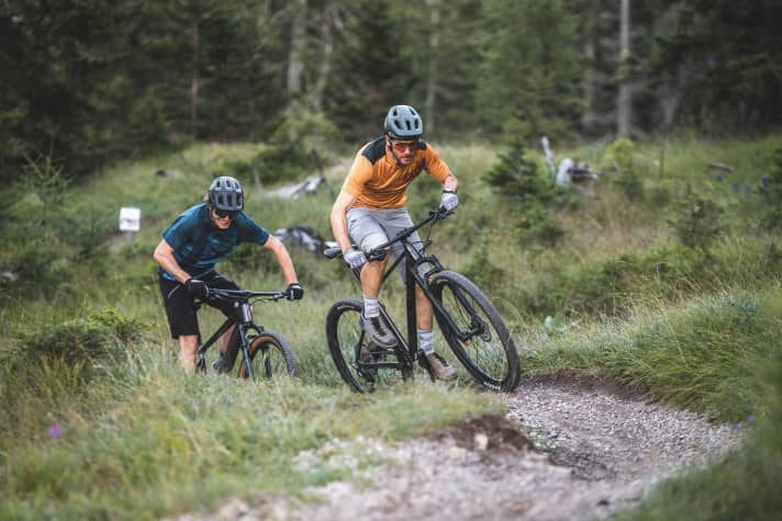 Can the affordable aluminium Giant hardtail outperform the carbon competition in terms of price-performance? We find out in the BIKE test.