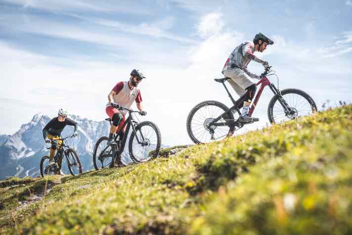 Riding standing up or sitting down? On long uphills, it's the variety that counts!