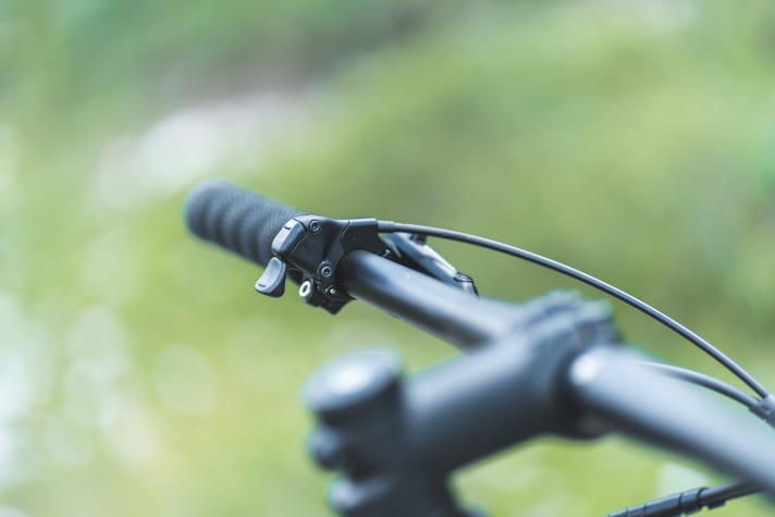 Effektiv und vom Lenker aus bedienbar: der Lockout der Giant Federgabel. | Foto Max Fuchs