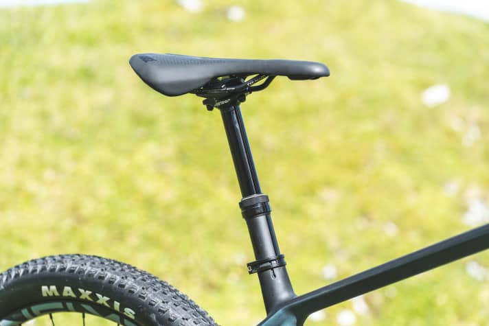 Rose does not equip all hardtails in the PDQ line-up with a dropper post. With the PDQ 2, however, you can enjoy the benefits of a dropper post.