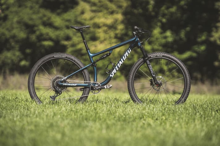 Das Specialized Epic Comp für 4500 Euro. BIKE-Testurteil: Sehr gut - 198,3 von 250 Punkten