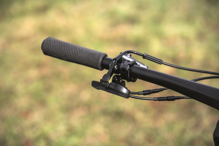 We couldn't quite get to grips with the lever constellation on the cockpit of the Canyon Lux Trail CFR.