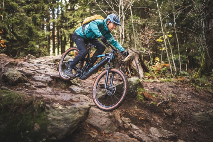 On demanding terrain, the Cube's forgiving suspension offers a lot of riding safety.